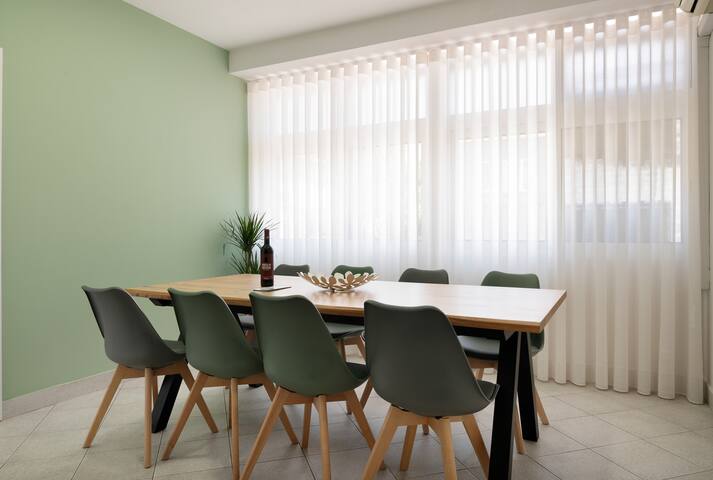 Home Essences – 4BR/ AC/2 Garage gallery image 4