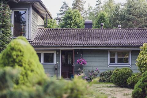 Philosopher Villa with Sauna, Hot Tub & Lake