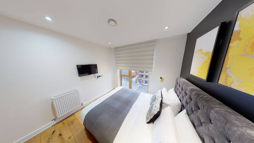 2 Bedroom 2 bathroom Balcony 4 ppl MCR City Centre gallery image 5