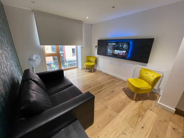 2 bedroom 2 bathroom 6 people @ MCR City Centre gallery image 2
