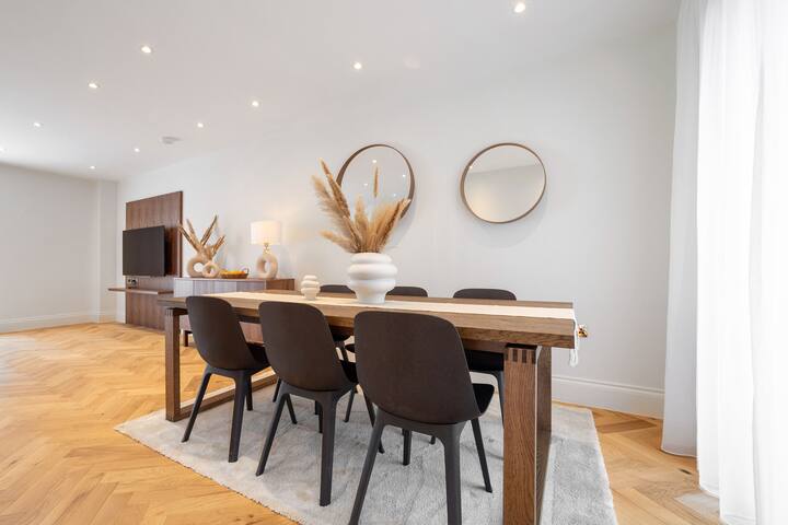 3 Bedroom flat with Patio in Central London gallery image 3