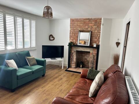 Bellingham house spacious 3 bed home contractors