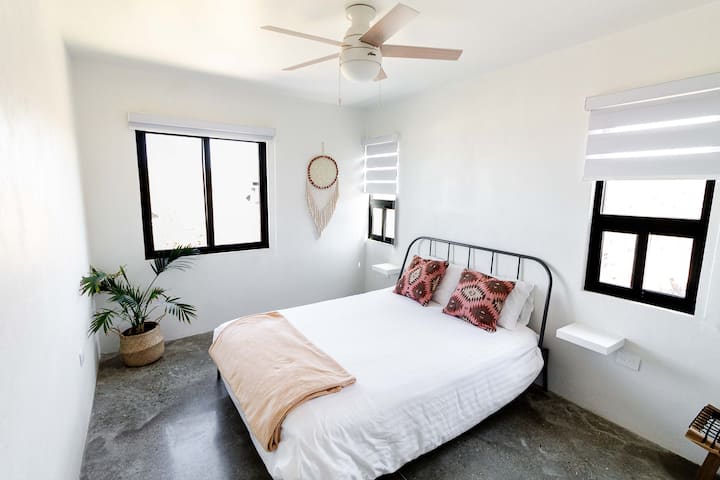Room 1. Queen bed