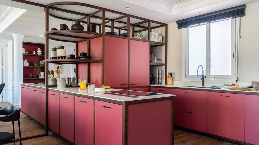 Huge 4 bed/4bathensuite, same block as gaudi house gallery image 5