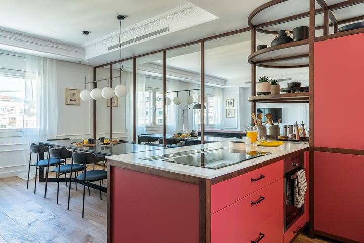 Huge 4 bed/4bathensuite, same block as gaudi house gallery image 2