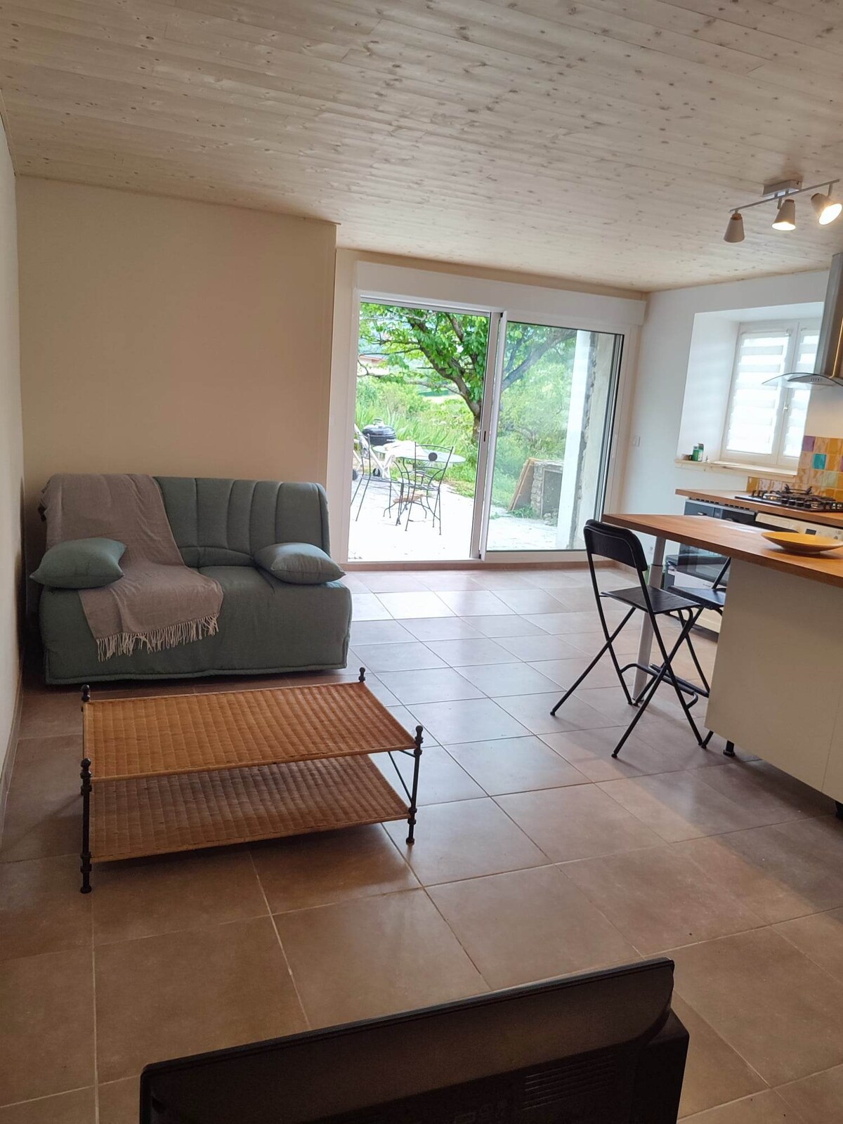 Propriété Airbnb réussie: Accommodation with terrace Millau à Aveyron
