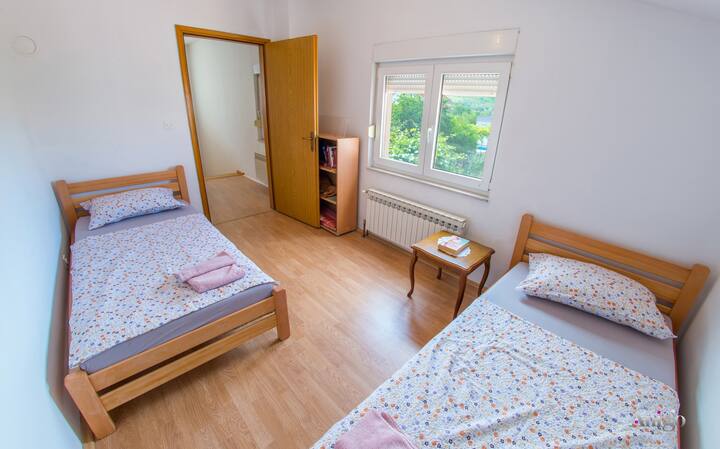 საძინებელი 2