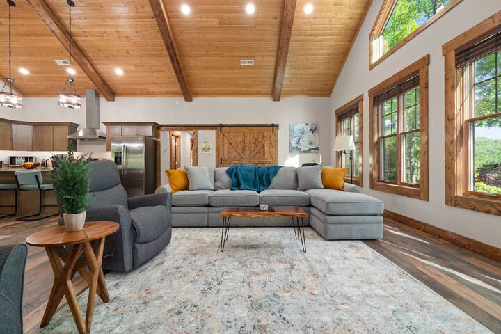 Be the 1st! Brand New~Luxury~Hot Tub/Resort-Style gallery image 4