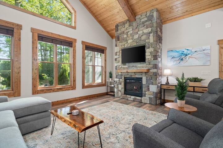 Be the 1st! Brand New~Luxury~Hot Tub/Resort-Style gallery image 3