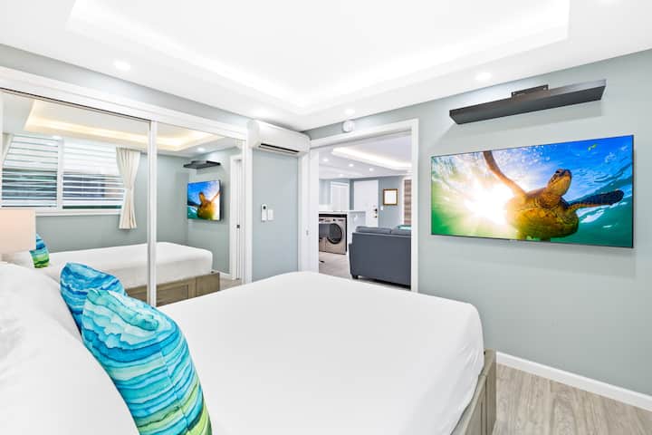 ¡Duerme bien en la acogedora cama tamaño queen del dormitorio!