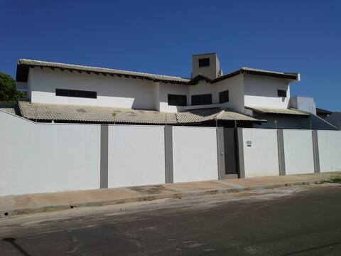 Casa Alto standard w/381mts , swimming pool, barbecue grill