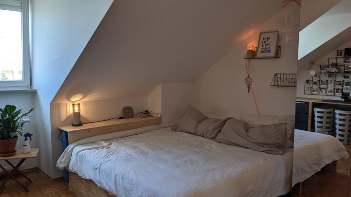 Manželská posteľ 180 × 200