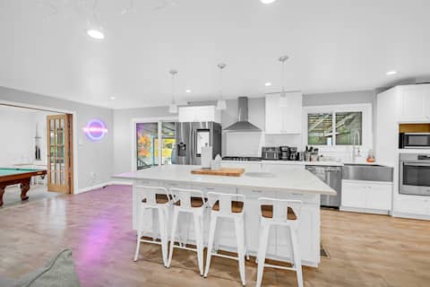 Modern Oasis 15 minutes from Uptown NYC!