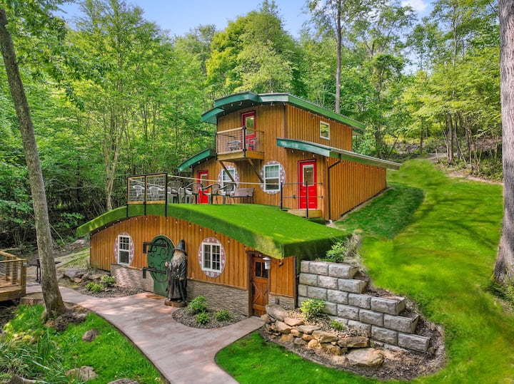 Ohiopyle Hobbit House Cabins for Rent in Farmington, Pennsylvania