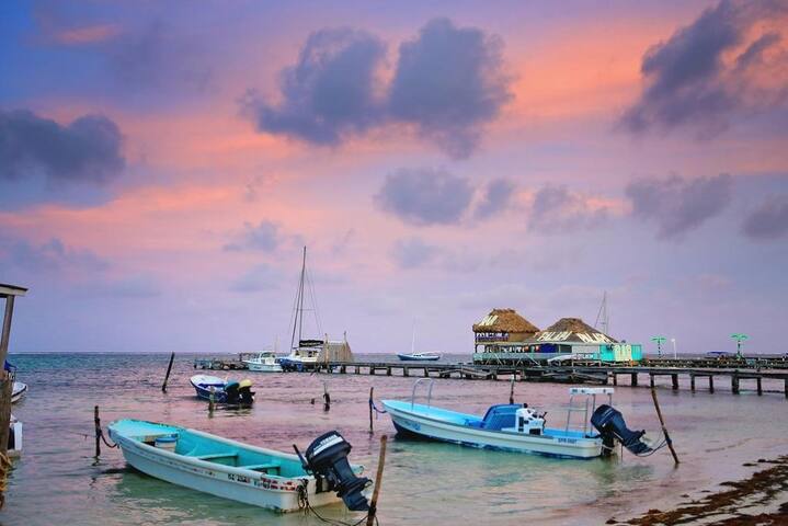 Multi Room Beachfront Home gallery image 4