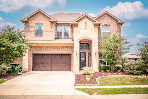 SunShine House - Funfilled 5bdrm House w/ Gameroom