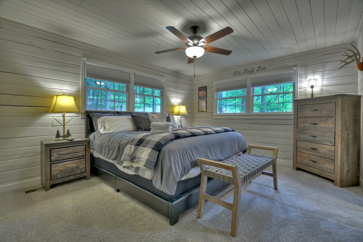 Მთავარი სართული king master suite