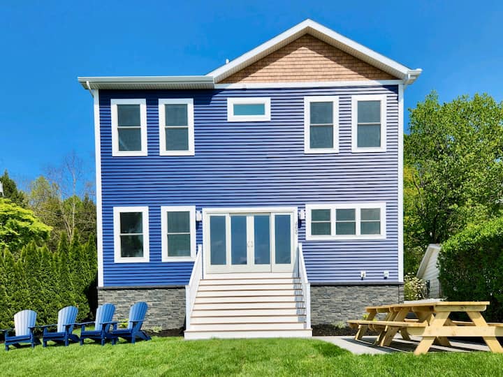 Deja Blue on Keuka Houses for Rent in Penn Yan, New York, United