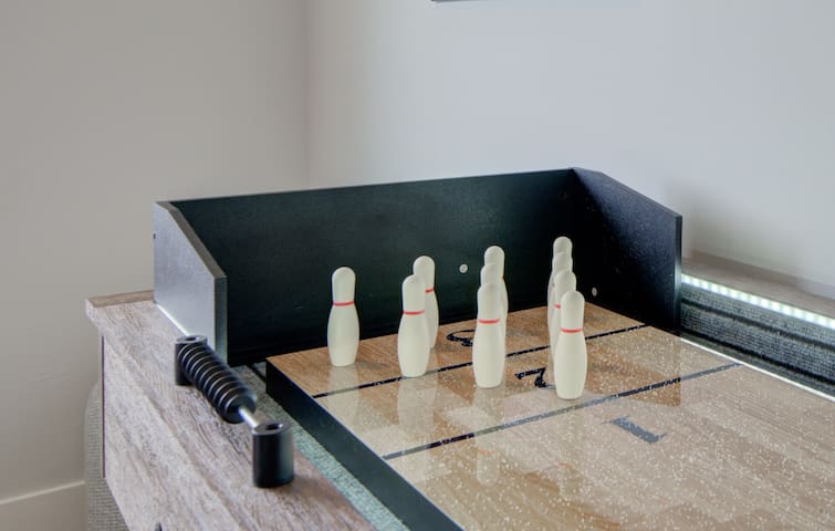 2 Adjoining Condos Rent Together gallery image 3