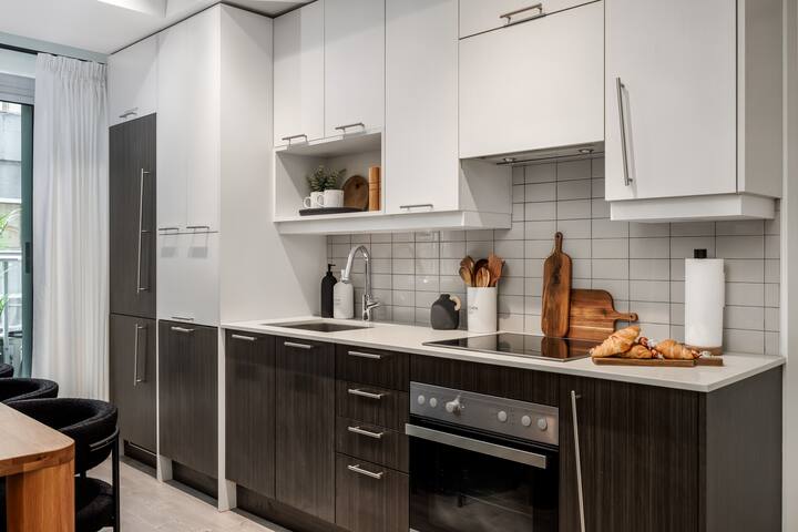 Fashion District 2 BRDM + Den + Free Parking, MTCC gallery image 3