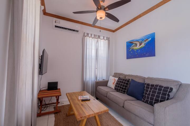 Beachside Villa – Close To Town gallery image 4