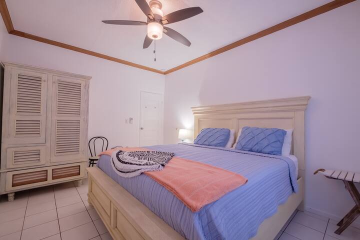 Beachside Villa – Close To Town gallery image 5