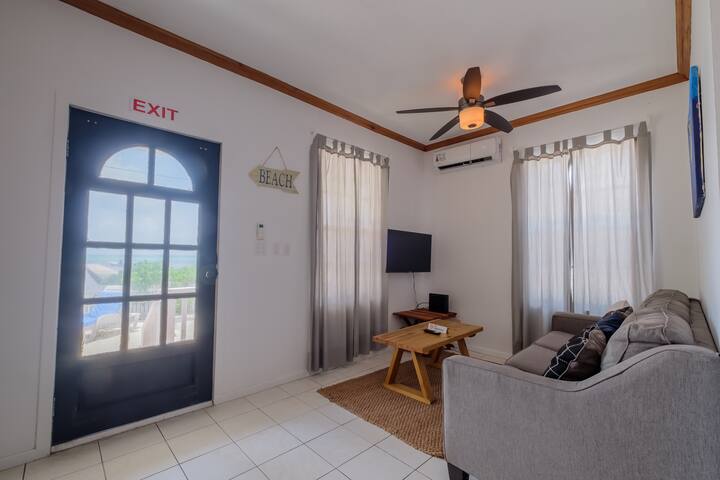 Beachside Villa – Close To Town gallery image 3