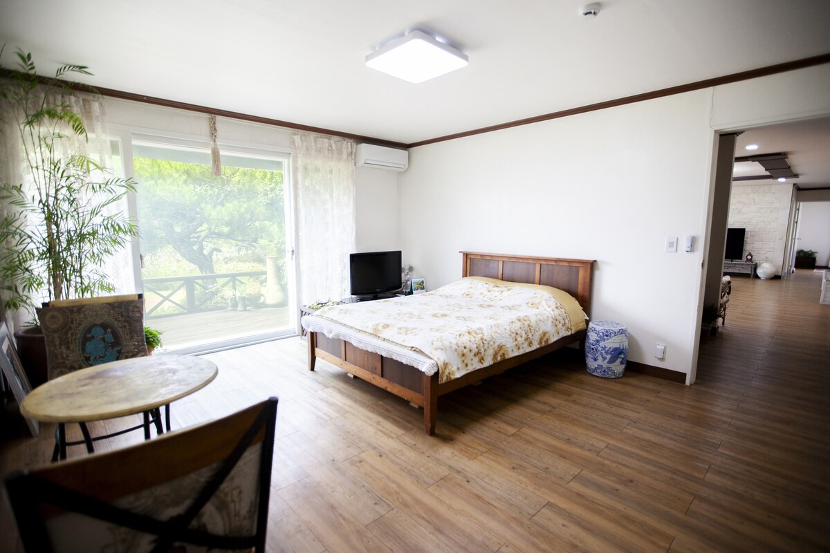 1 glavna soba s WC-om, klima-uređaj