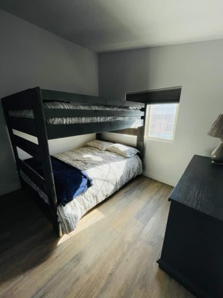 3e slaapkamer met extra groot stapelbed