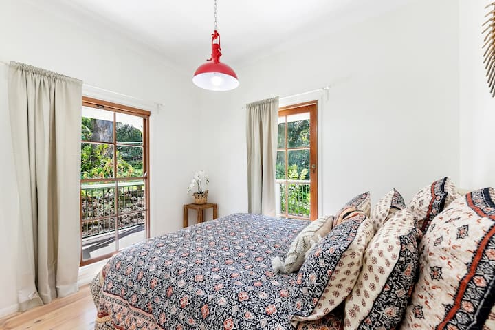 Dormitorio 3, cama tamaño queen.