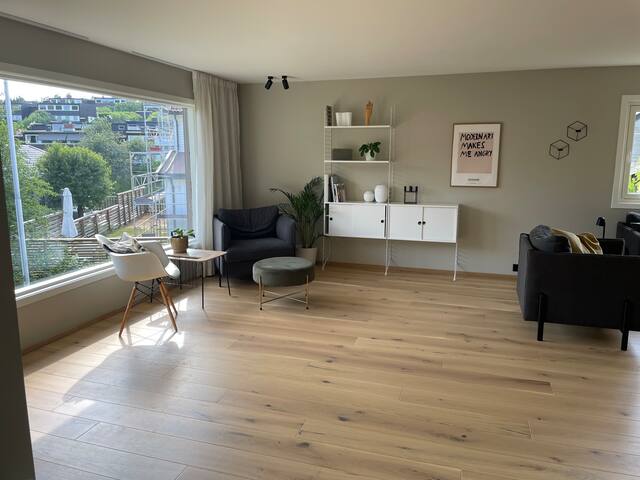 Moderne hus med stor hage gallery image 5