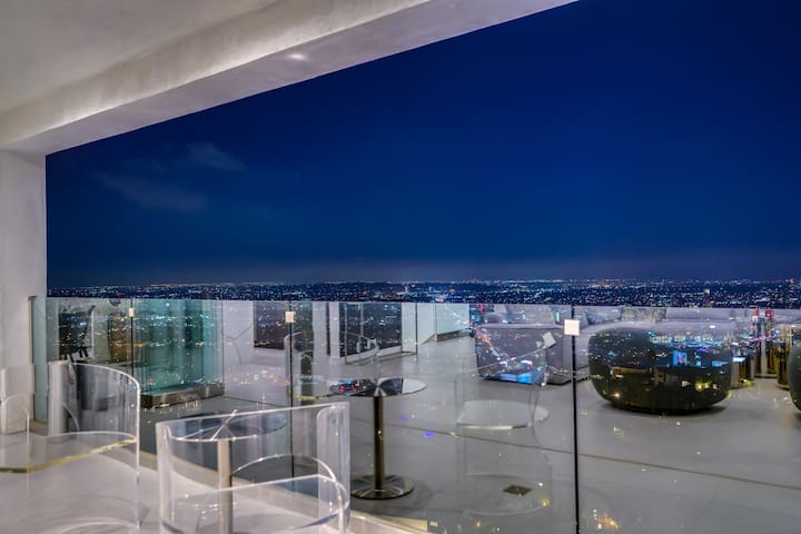 Modern Villa On Sunset Strip gallery image 4