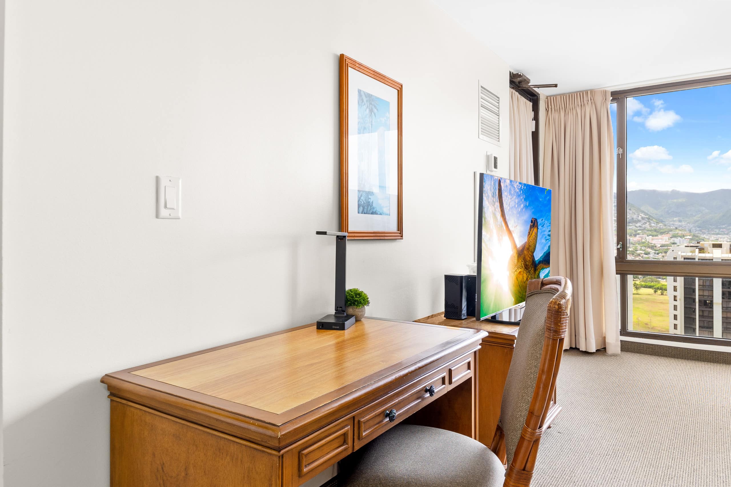 Condo in Honolulu · ★4.47 · 1 bedroom · 2 beds · 1 shared bath - Image 20
