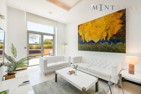Exquisite 2BR w Exclusive Beach Access at the Palm