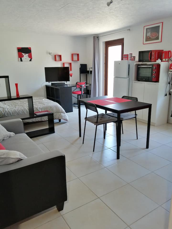 Studio Meublé 27 M² Indépendant - Niort