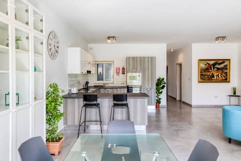 Central Apartment, by Annitchka boutique living