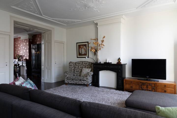 Luxurious | A+Location | 240m2 | Huge Roofterrace gallery image 3