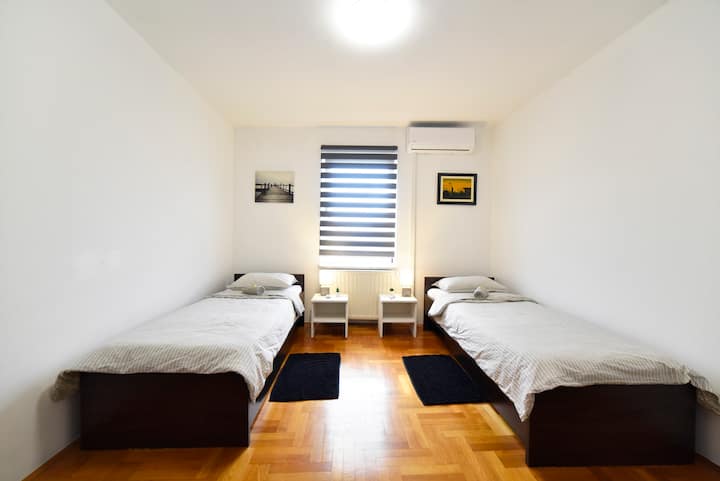 cinderella Zimmer für zwei Personen mit separaten Einzelbetten