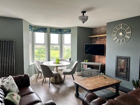 3 Separate Apartments • Ideal for Families/Groups