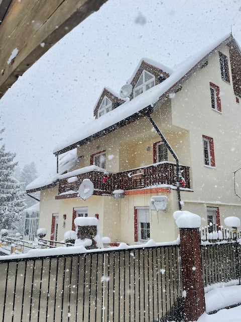 Celesta-camere for rent