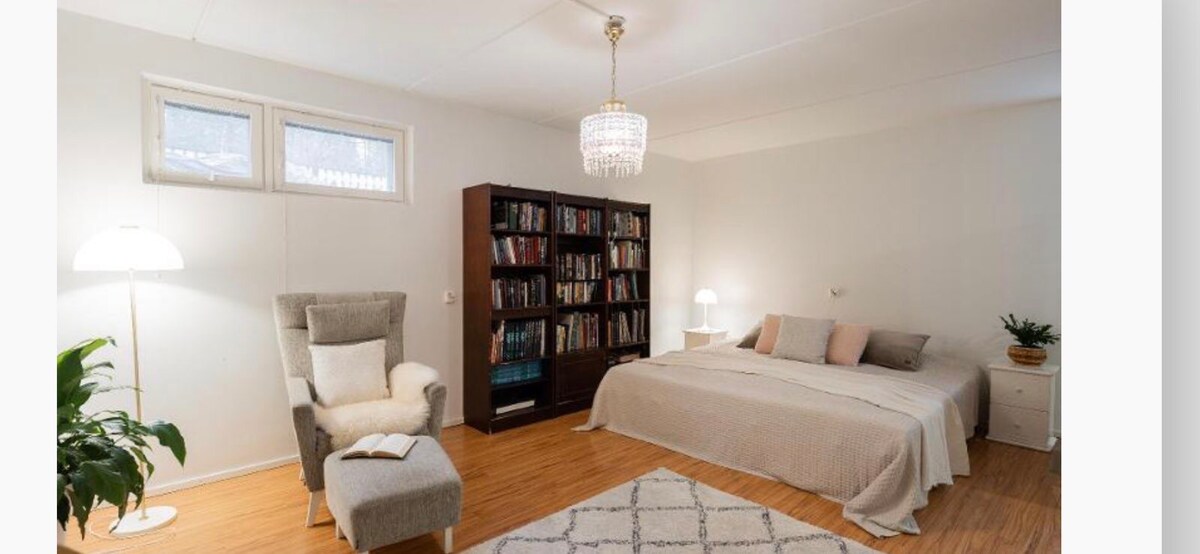 Sehemu ya chumba cha kulala iliyo na burudani