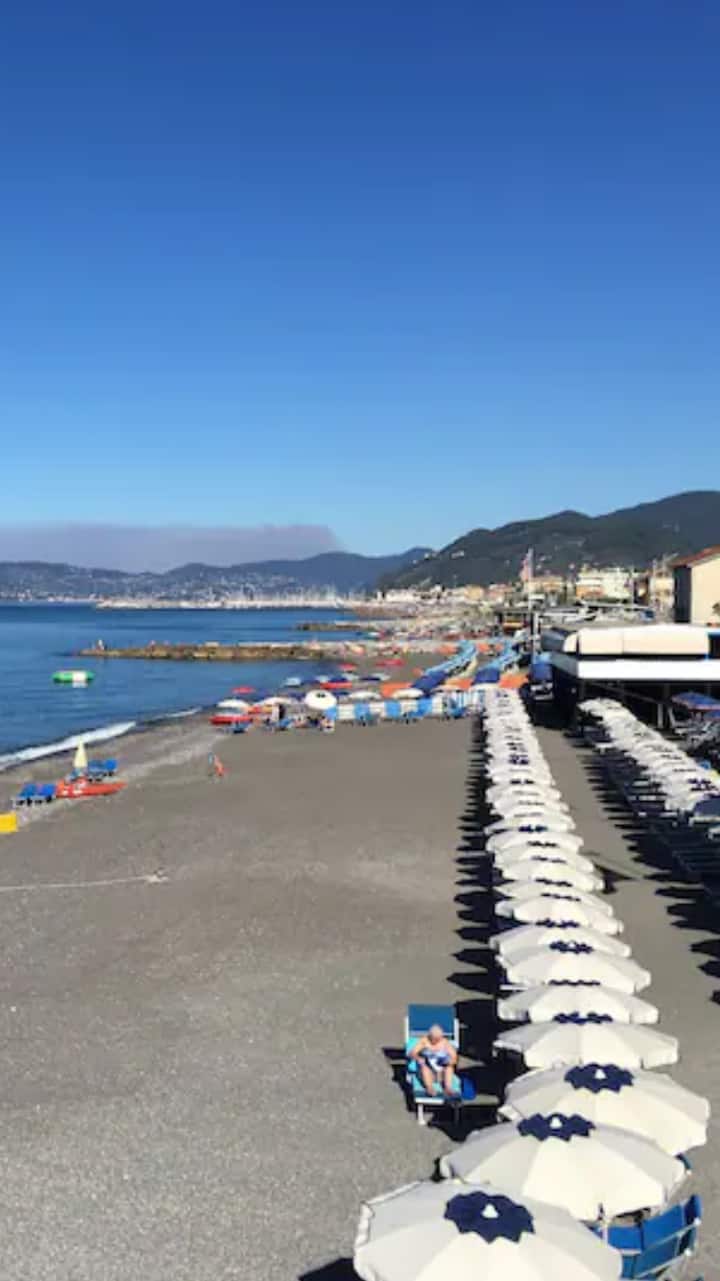 Lavagna, Italy, Mida’s Flat.sea, Mountain,trekking - Lavagna