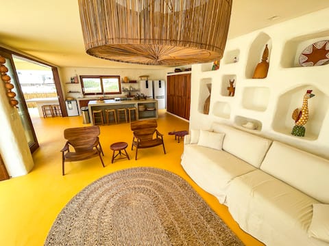 Top Airbnb: Seaside house, 4 suites, fully equipped. Guajiru, Ceará in Trairi