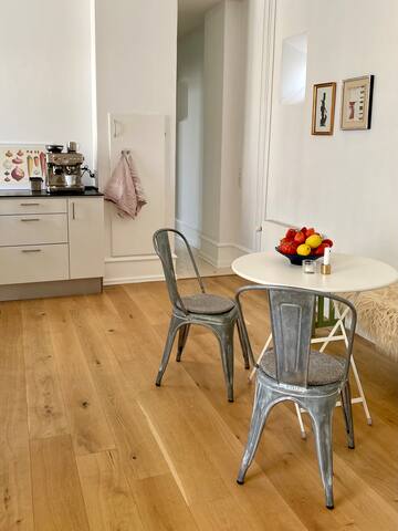 Central Luxury: Manor Charm gallery image 4