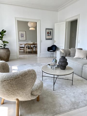 Central Luxury: Manor Charm