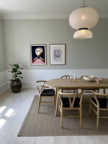 Central Luxury: Manor Charm gallery image 3