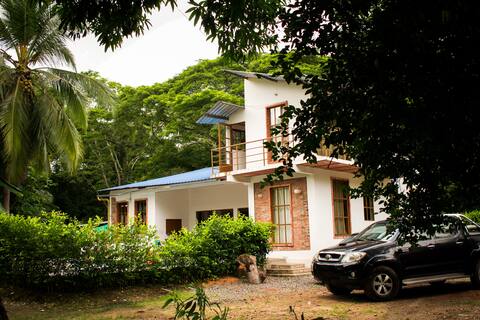 Exclusive country house in Agua de Dios Cund.