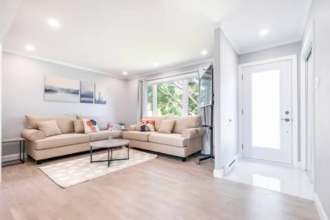 Luxurious Cozy Retreat | Two Free Parking Spots