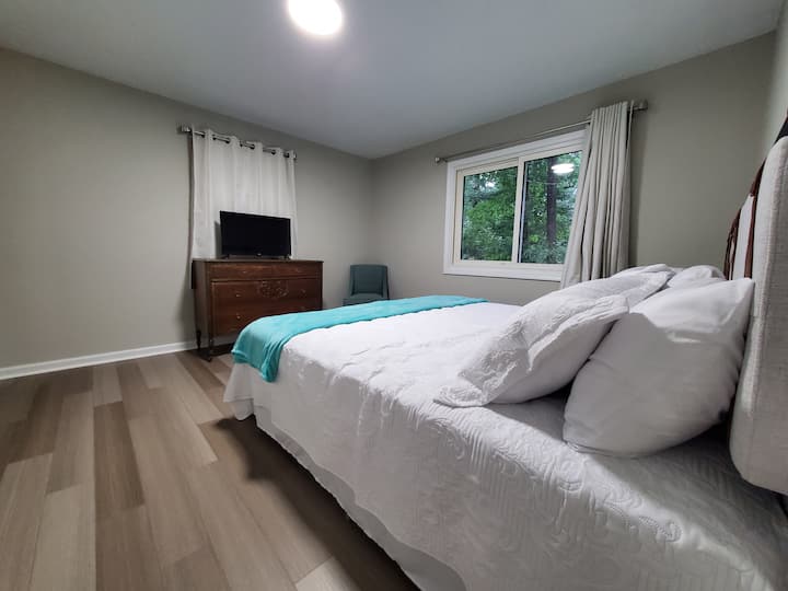 Master has a king bed its own bathroom and Roku TV.