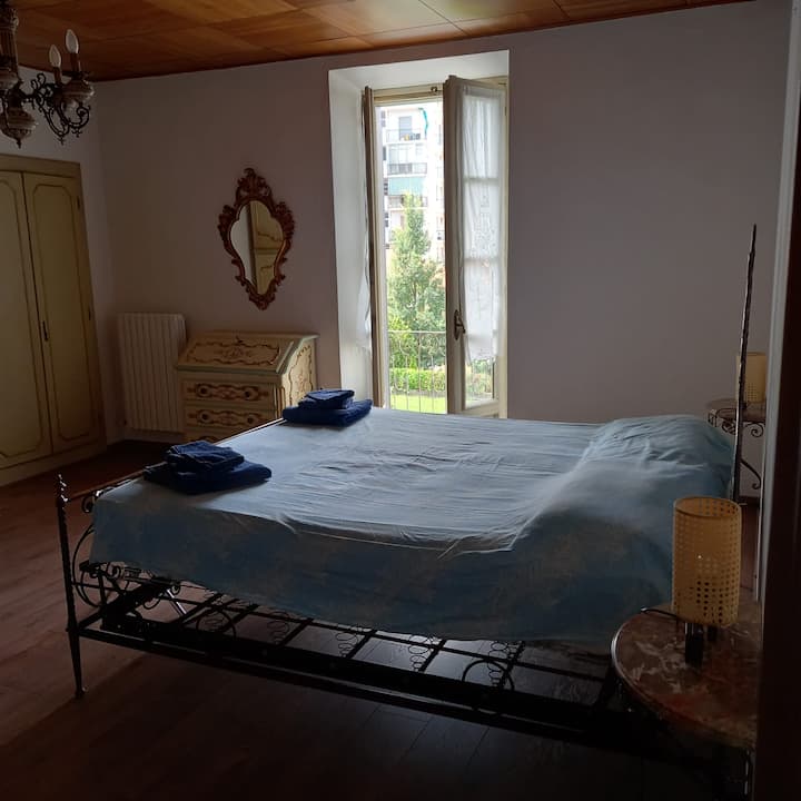 საძინებელი 1
